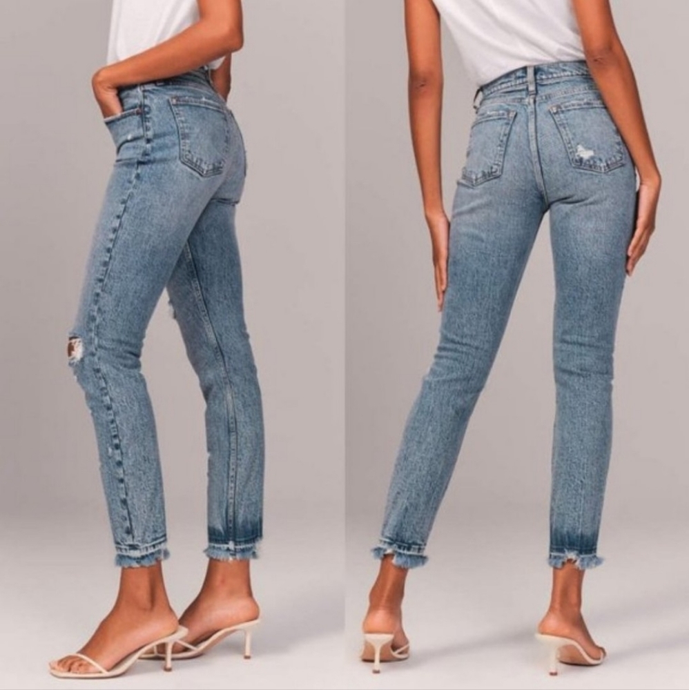 Abercrombie & Fitch The Mom High Rise Jean